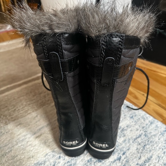 NWT Sorel Winter Boots - Picture 2 of 2